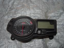 04-05 Suzuki GSXR 600 750 Gauge Cluster 