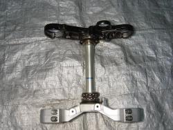 06-07 Yamaha YZF R6 Upper and Lower Triple Tree with Steering Stem 