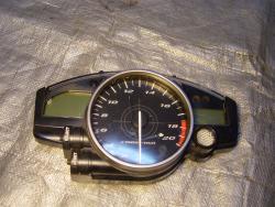 06-07 Yamaha YZF R6 Gauge Cluster (4,890 miles)